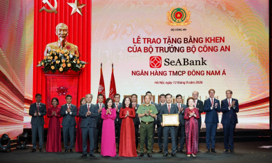 Nguyễn Thị Nga nhận danh hiệu Anh hùng Lao động, SeABank nhận Huân chương Lao động hạng Nhất