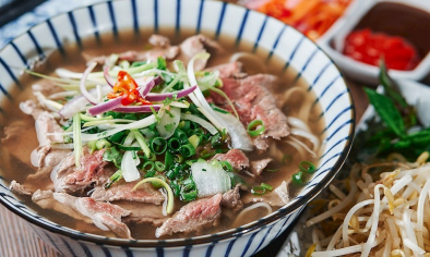Bánh mì, phở, cơm tấm vào top món ăn đường phố ngon nhất thế giới
