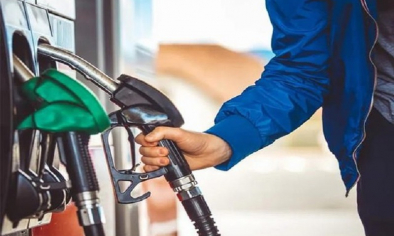 Giảm thuế nhập khẩu xăng dầu để ứng phó biến động năng lượng