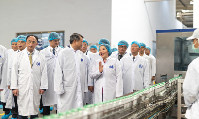 Uỷ viên Bộ Chính trị, Thủ tướng Chính phủ Lê Minh Hưng thăm dự án đầu tư 51,7 triệu USD của Vinamilk tại Campuchia