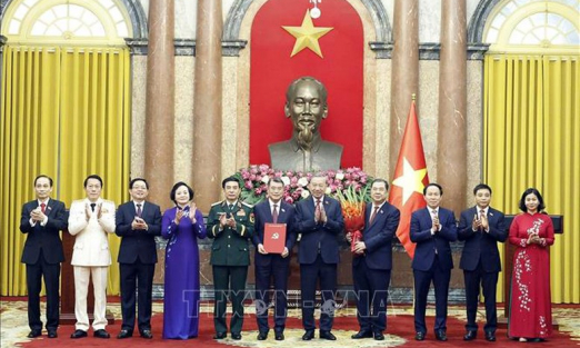 Tổng Bí thư, Chủ tịch nước chủ trì hội nghị công bố các quyết định đối với Chính phủ