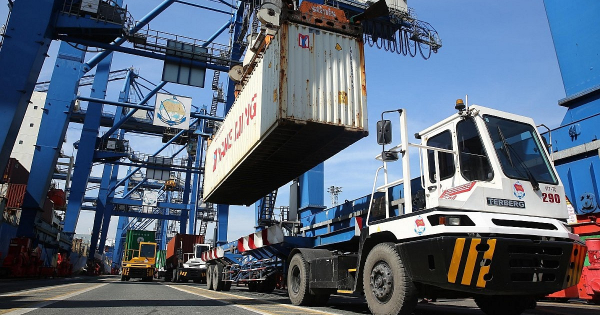 Cơ hội vàng giúp logistics Việt bứt phá vươn tầm