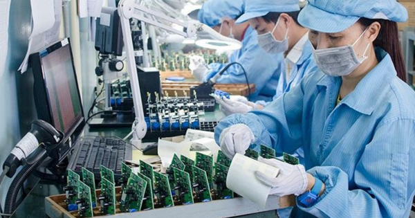 Cuộc đua chuẩn hóa trong chuỗi cung ứng điện tử